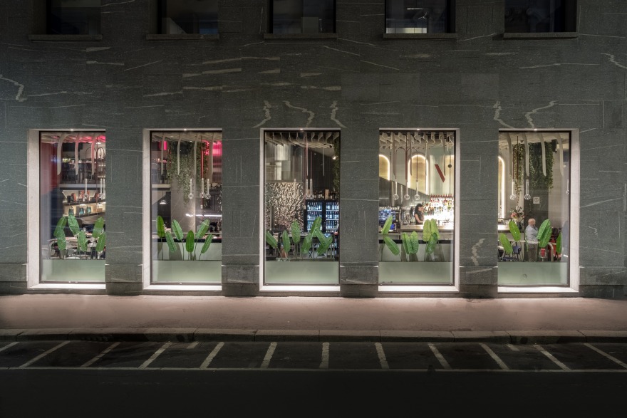 Milan 繁华中心的戏剧性餐厅-71