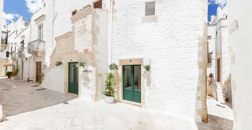 意大利风情传统公寓翻新,铁艺与石材的精致融合-1