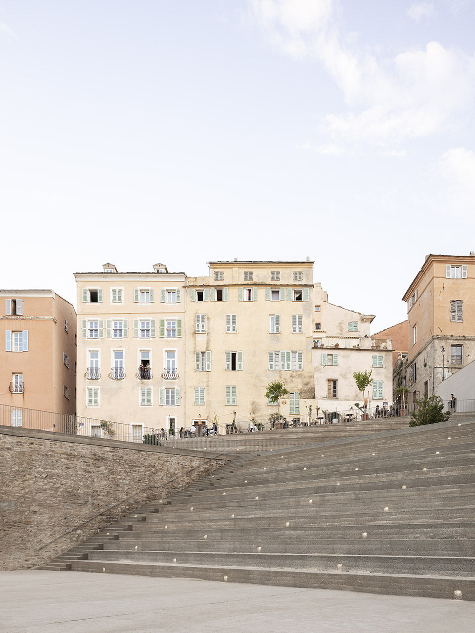 Bastia城堡与港口间的景观空间，法国/充满绿意的舒适连接-31