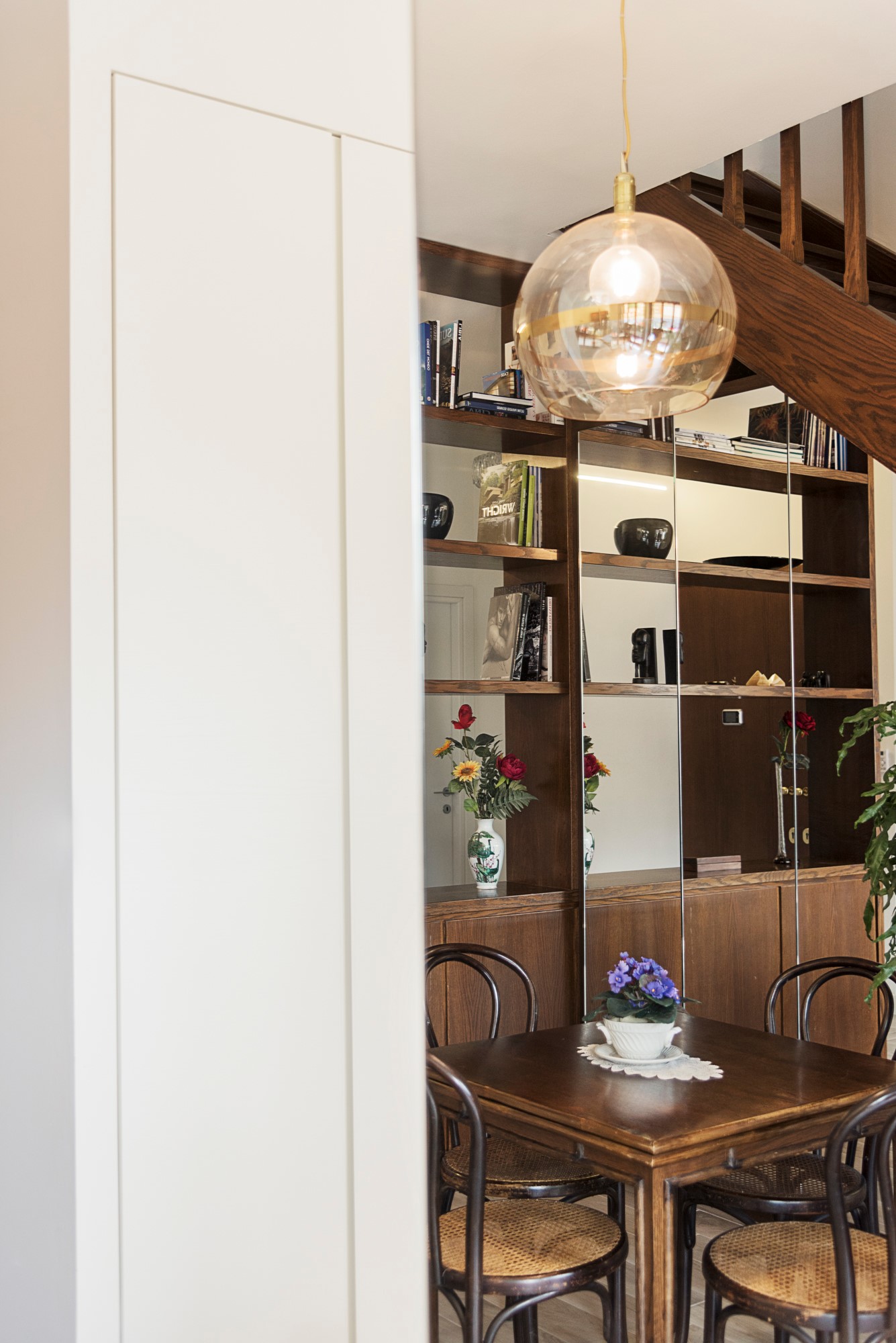 复古 70 年代家具翻新，打造独特公寓空间-22