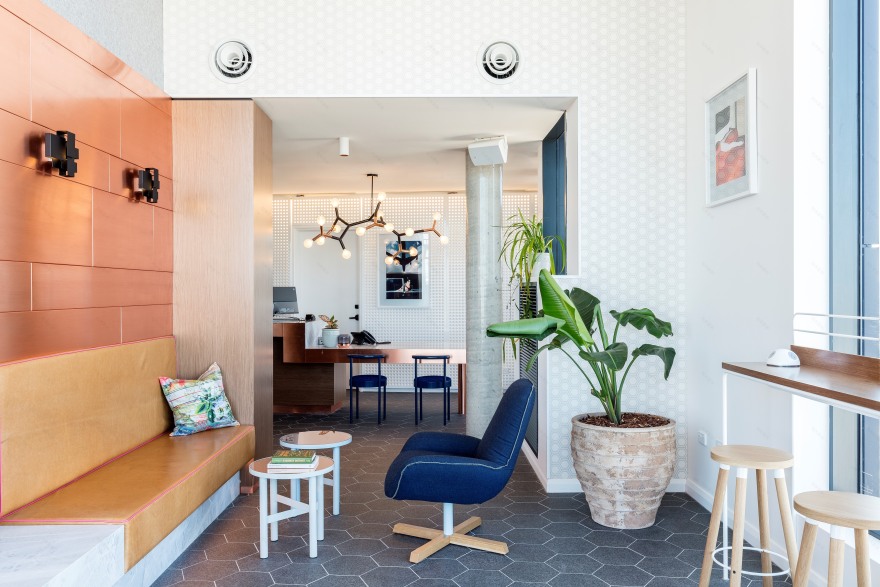 悉尼机场“Felix 酒店” | 澳大利亚版“中世纪现代”风格的设计-20