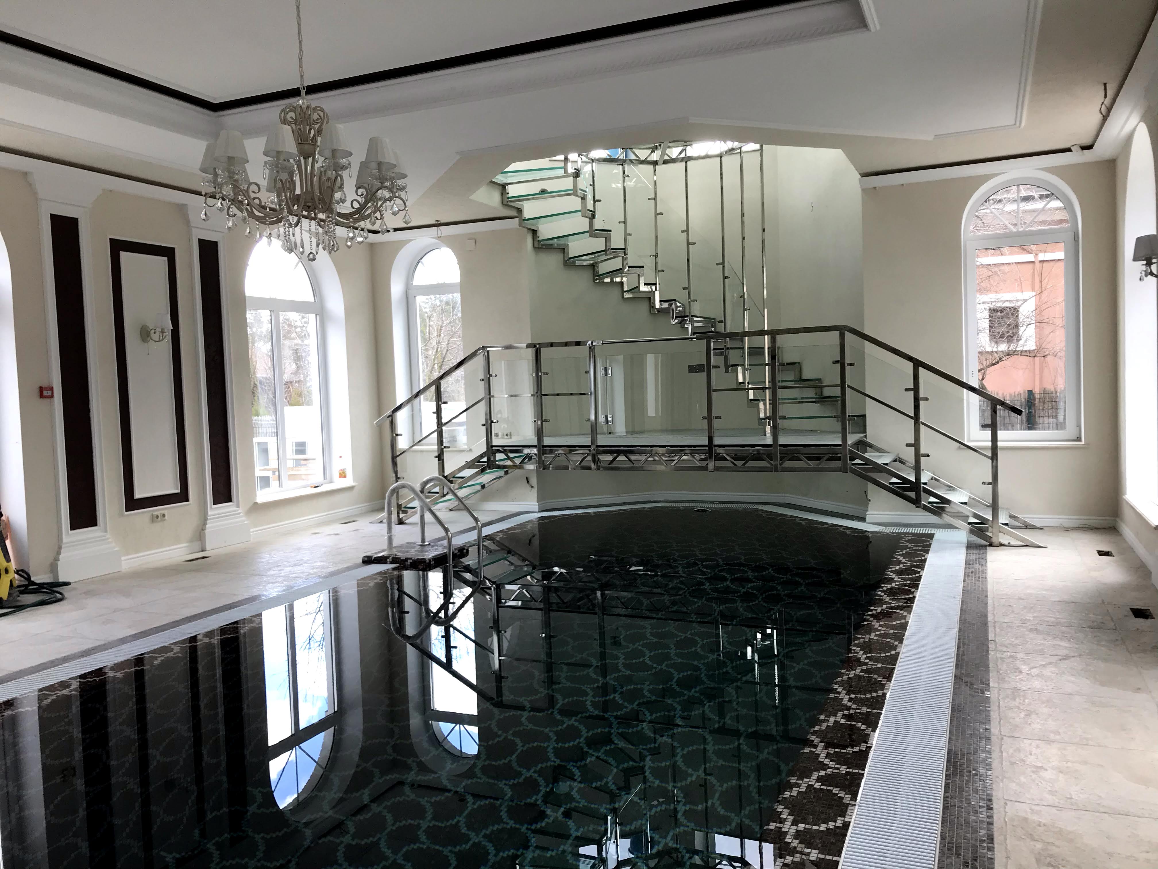 Spiral glass staircase-0