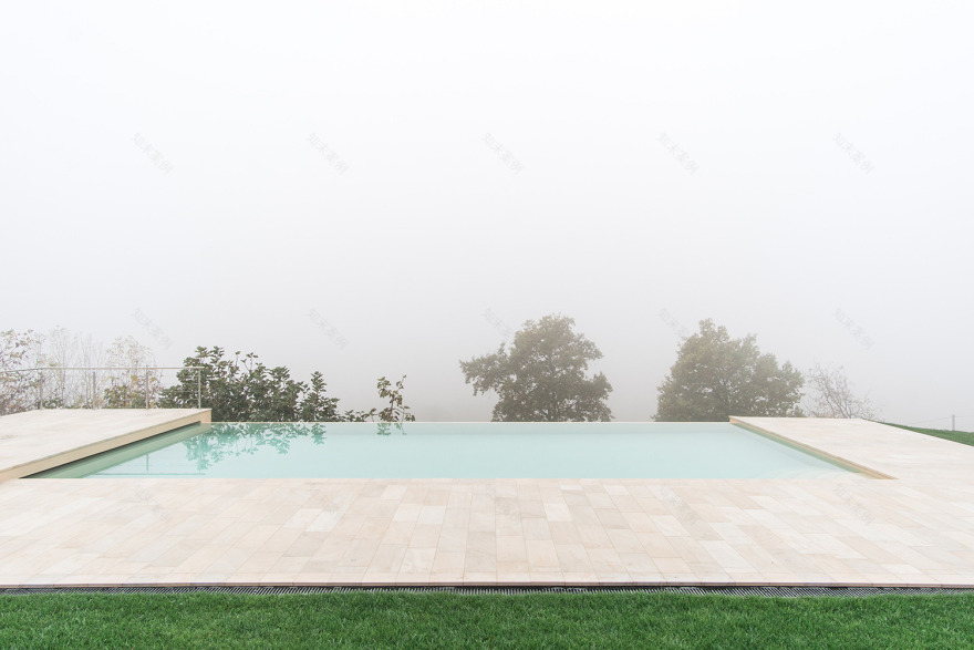 意式乡村风光 | Asti 老农场改造的无边际泳池-0