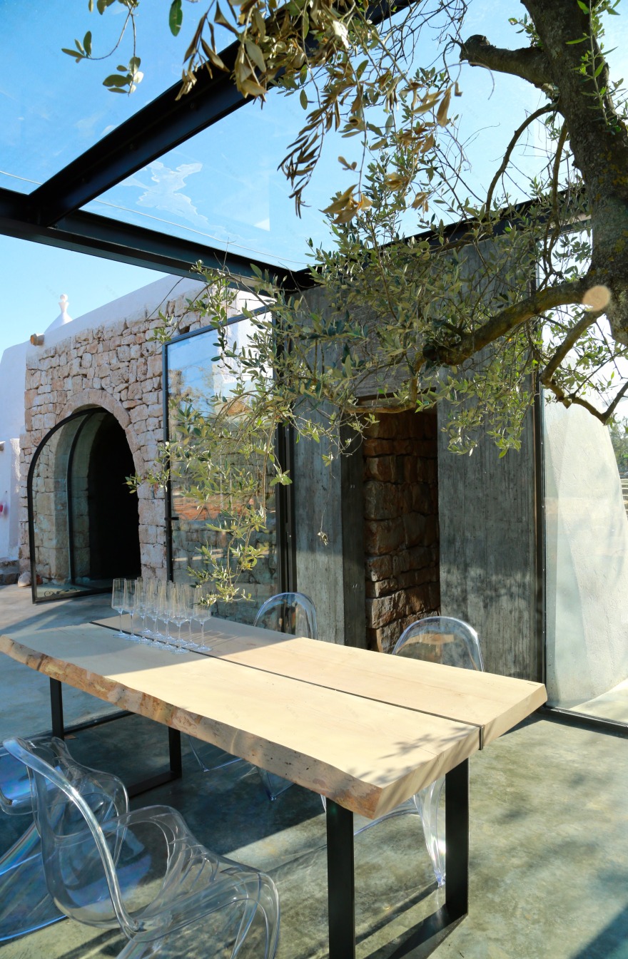 意大利乡村别墅,玻璃立方体与传统土屋的完美融合-9