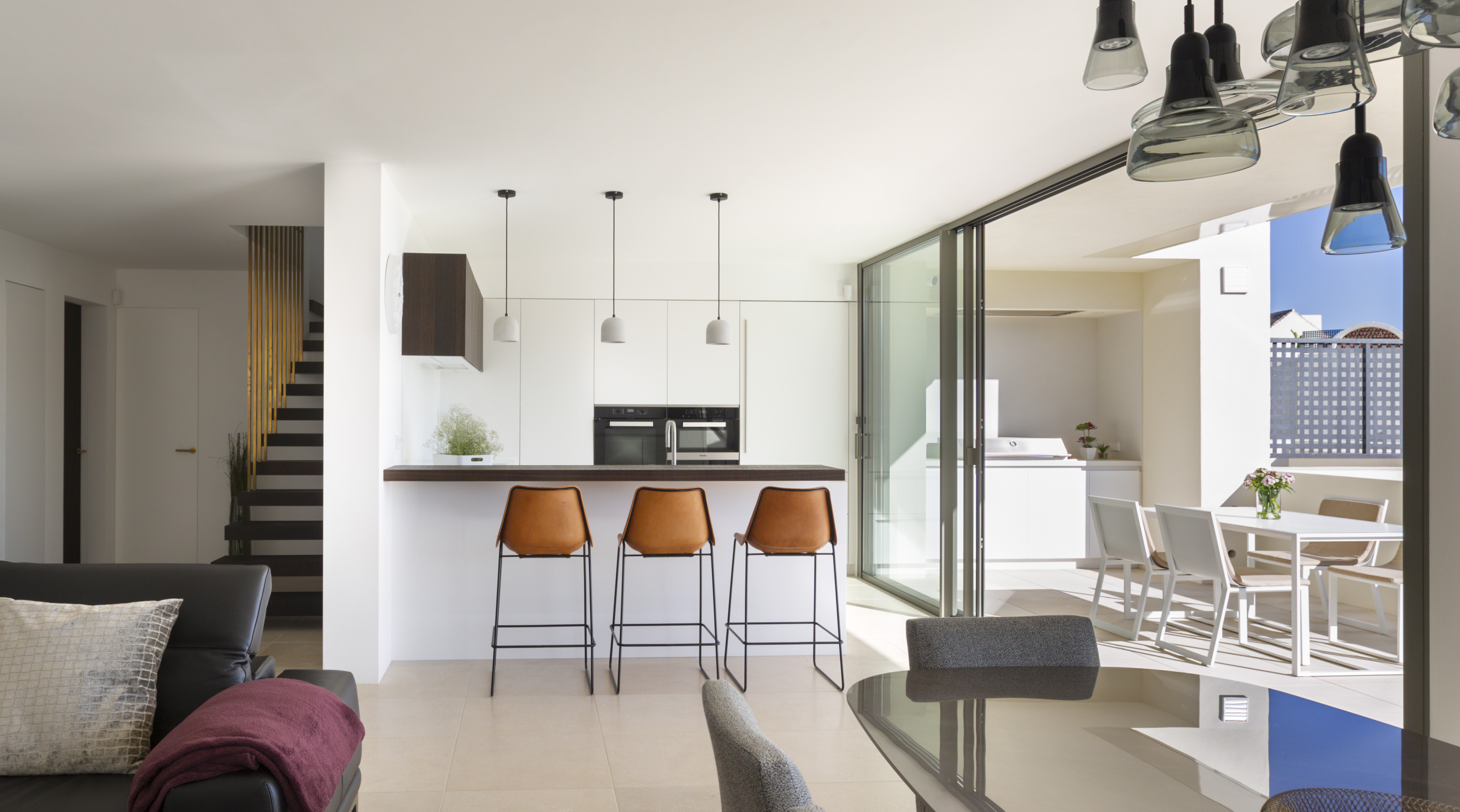 融合自然景观的西班牙风格别墅设计-1