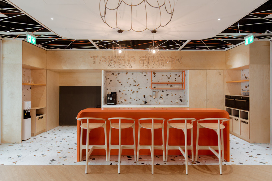 波兰 ING Tech 新办公室,现代与传统的美妙融合-76