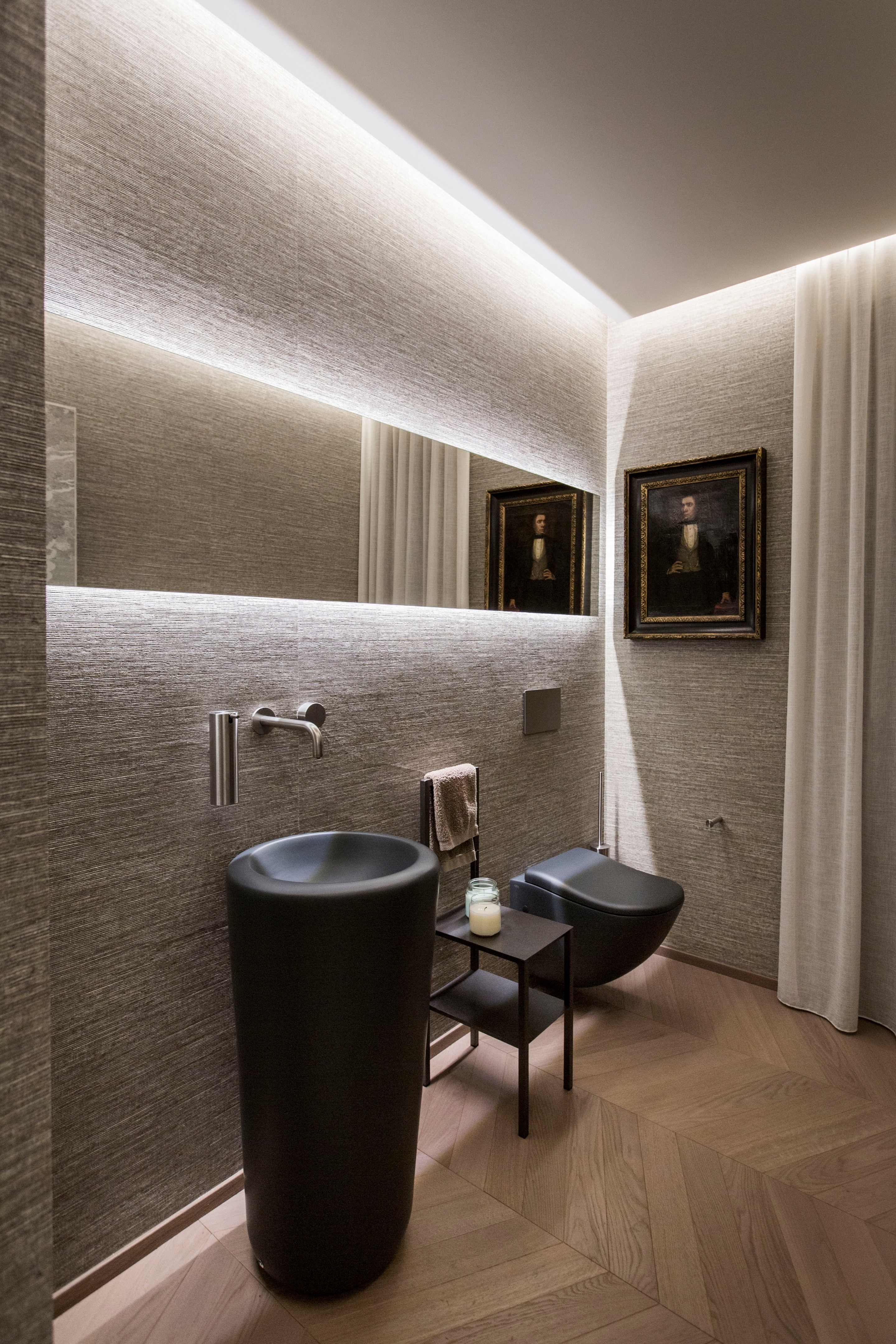 Attico White & Gray-13