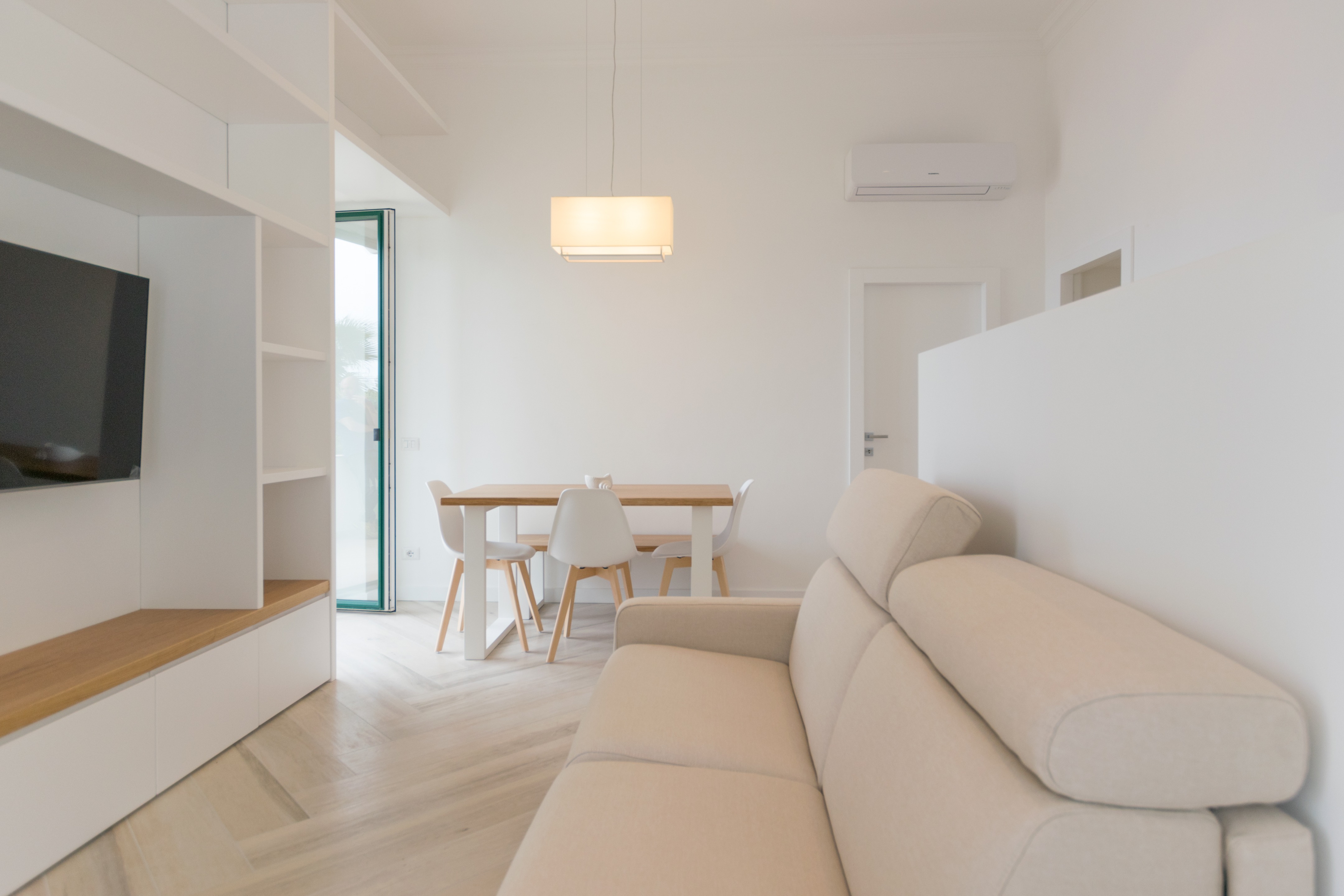 简约暖调的海湾美景丨意大利-44