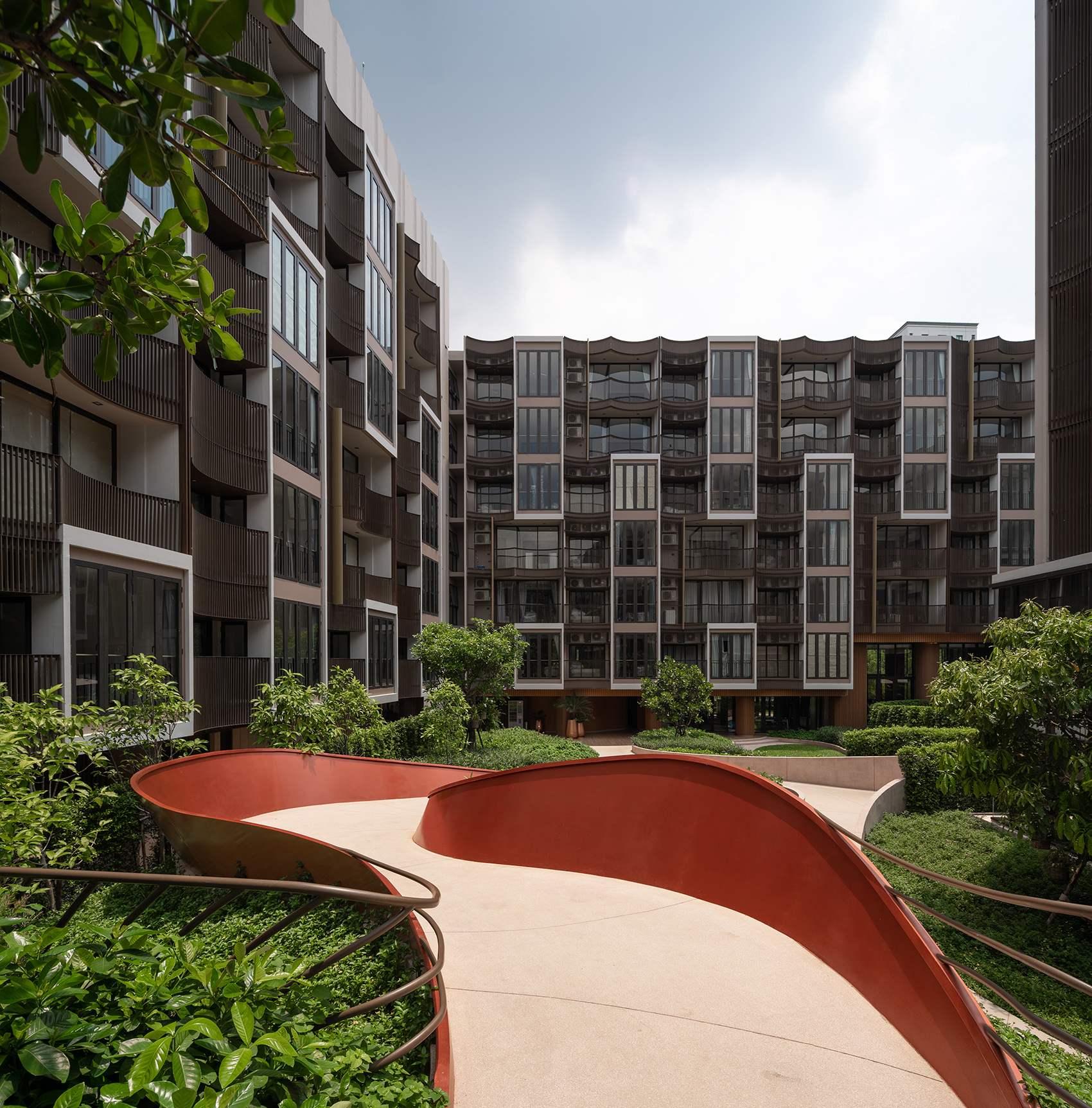 Kawa Haus公寓景观设计，曼谷/结合水景与竹木，倡导“慢生活方式”-9