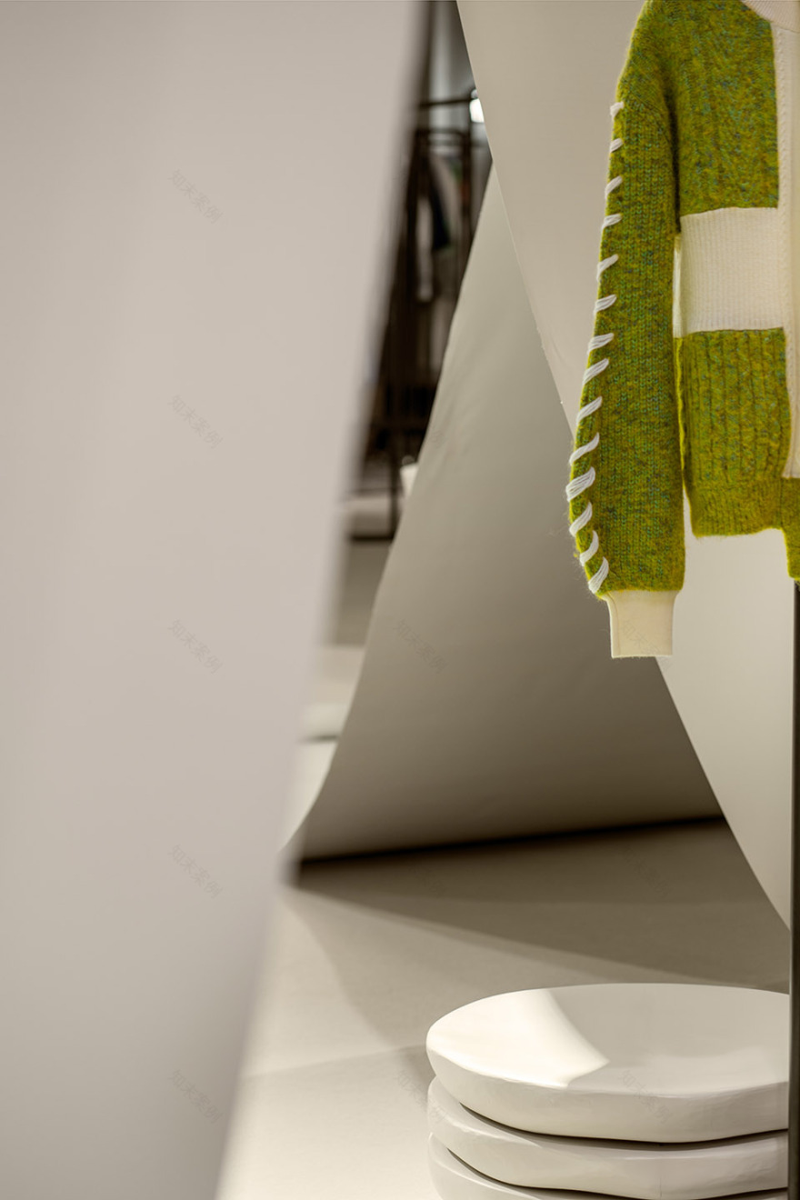 上海时装周HCH展馆沉浸式布料迷宫空间设计丨中国上海丨F.O.G.建筑事务所-35