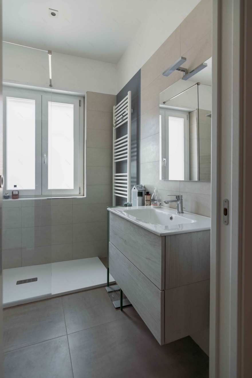 历史中心古宅翻新,现代设计与古典元素完美融合-11