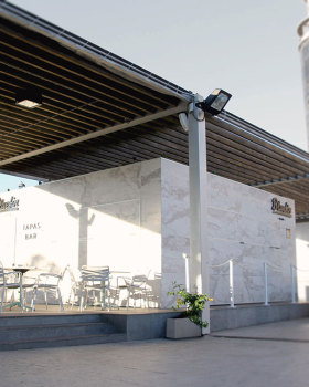 Bluefin Plaza Tapas Bar 公共空间商业利用设计