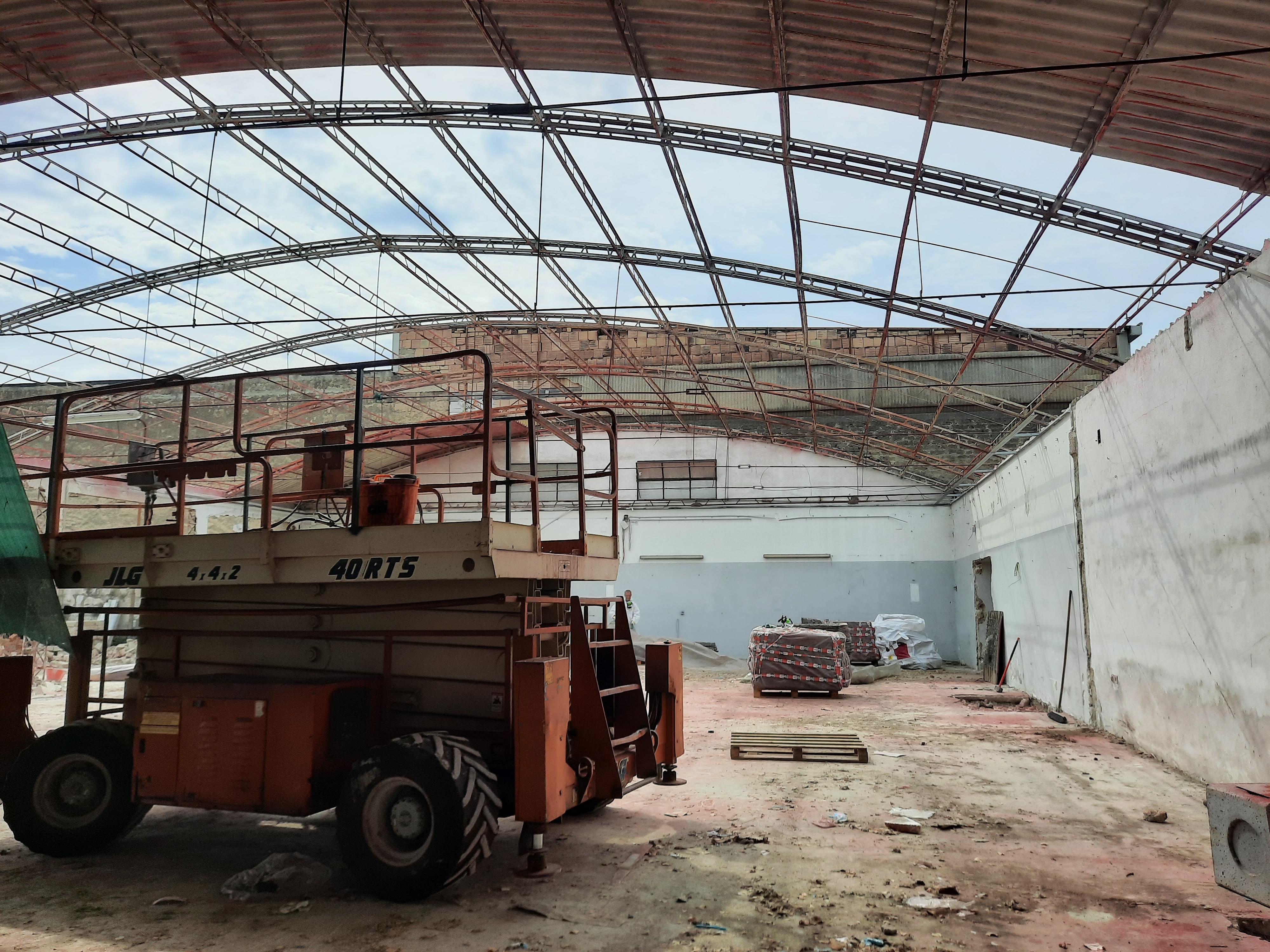 Salvatore Roberti 改造意大利工业建筑,提升抗震与能源效益-2