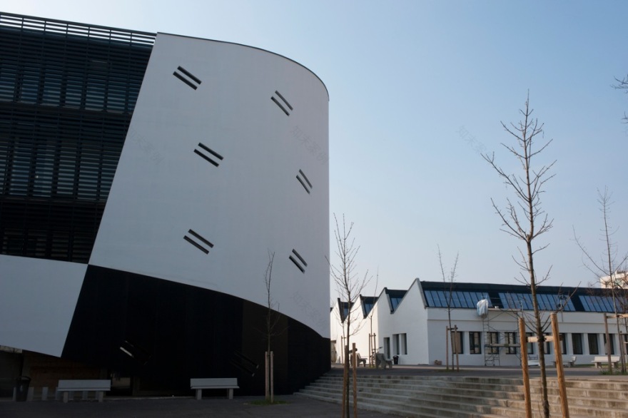 历史与现代共融的校园设计-18