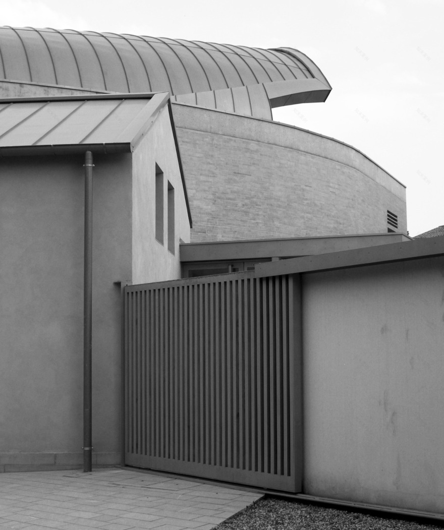 Friuli 新教堂设计 | 融入环境的和谐空间-12