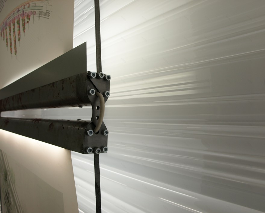 塑胶薄膜包装的临时展览空间-9