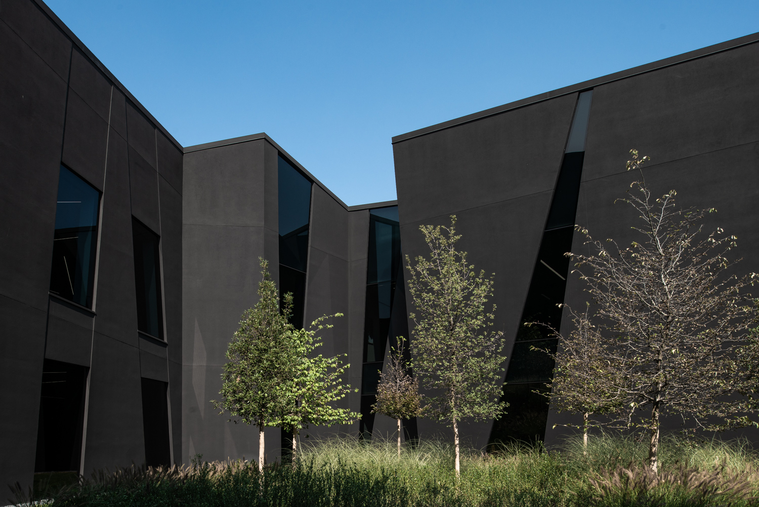 Chromavis 总部办公照明设计丨Axolight-8