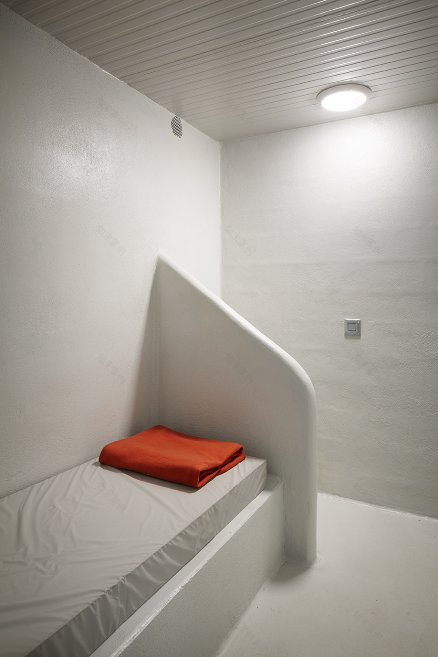 马赛海关港大楼改造 | 结构简约、环保节能-10