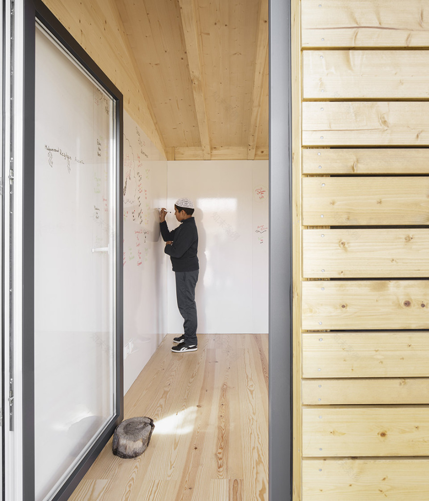 果园中的模块化木结构教室丨葡萄牙丨Estúdio AMATAM-31