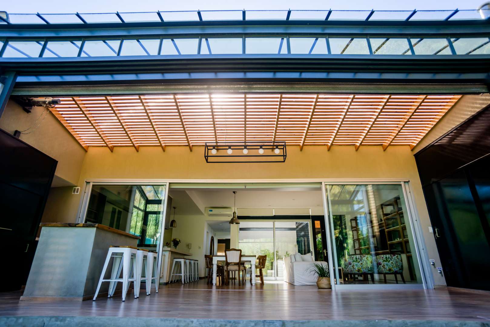 简约之居，功能齐全的家庭聚会空间-22