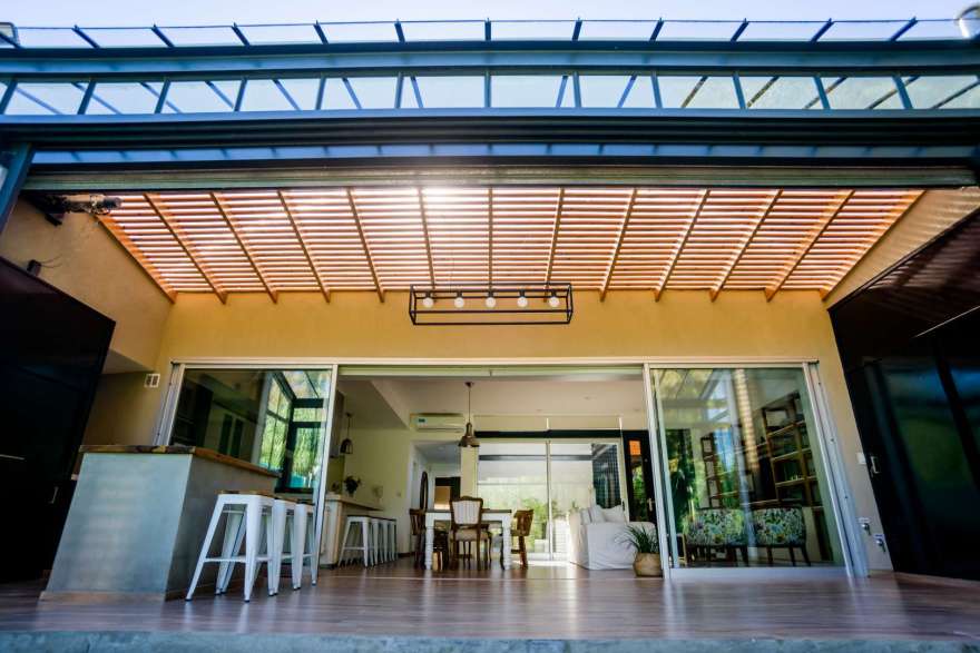 简约之居,功能齐全的家庭聚会空间-22