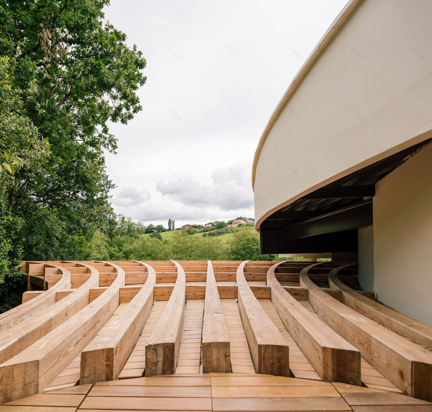 贝拉松基 · 创新木结构餐厅设计-3