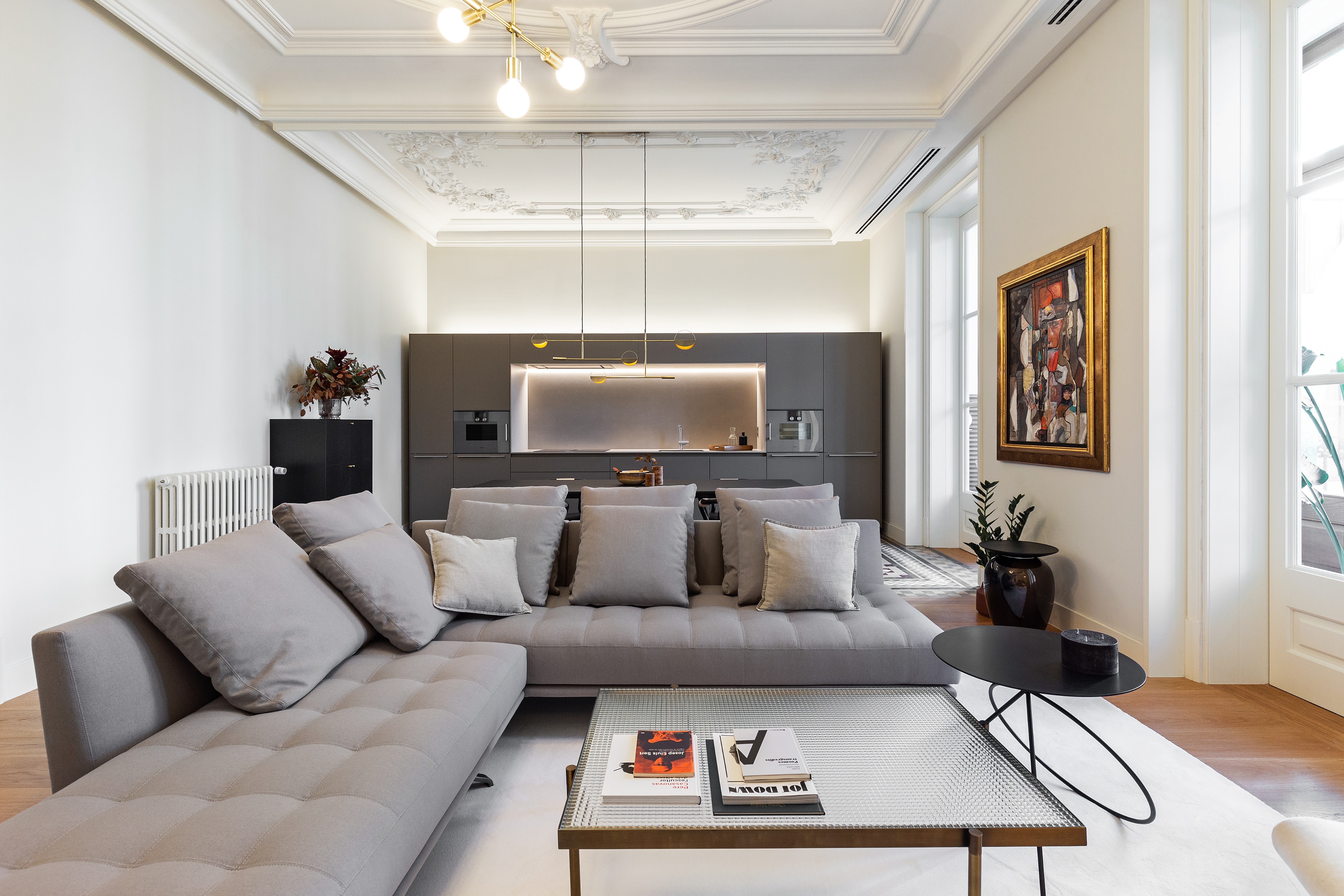 巴塞罗那现代主义建筑中的优雅家居-10