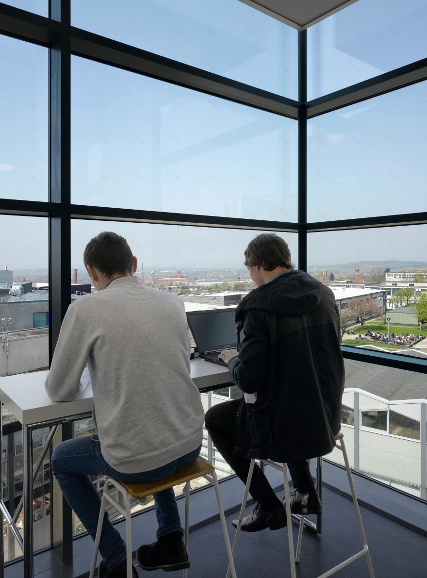 Oldham College 新校园 | 绿色环保,灵活学习空间-6