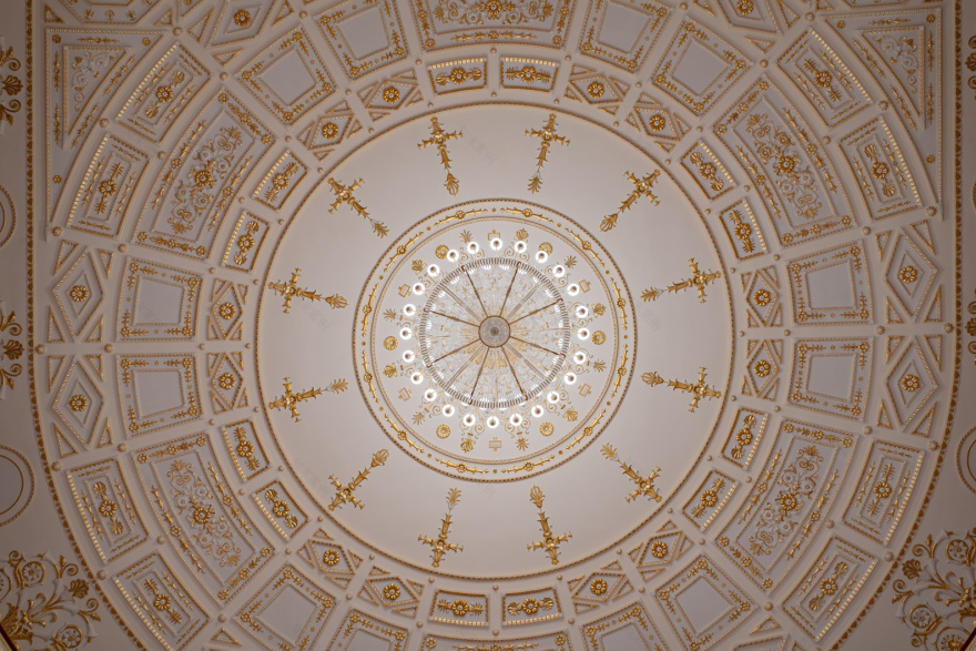 重塑辉煌,Rimini 剧院华美灯光重生-5