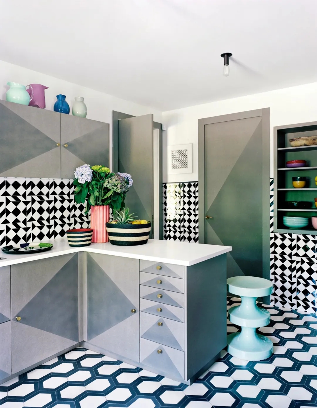 India Mahdavi 打造现代普罗旺斯风 | 银色别墅闪耀地中海魅力-23