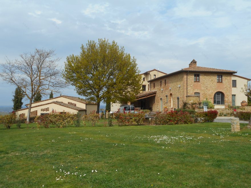 农舍新生,原木金属共筑和谐空间-4