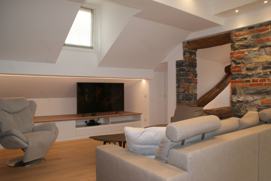 湖滨别墅三层阁楼改造,历史与现代完美融合-8