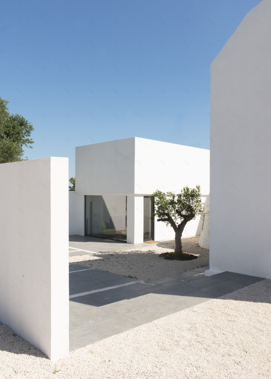 意大利普利亚五锥土坯屋的修复与扩建-1