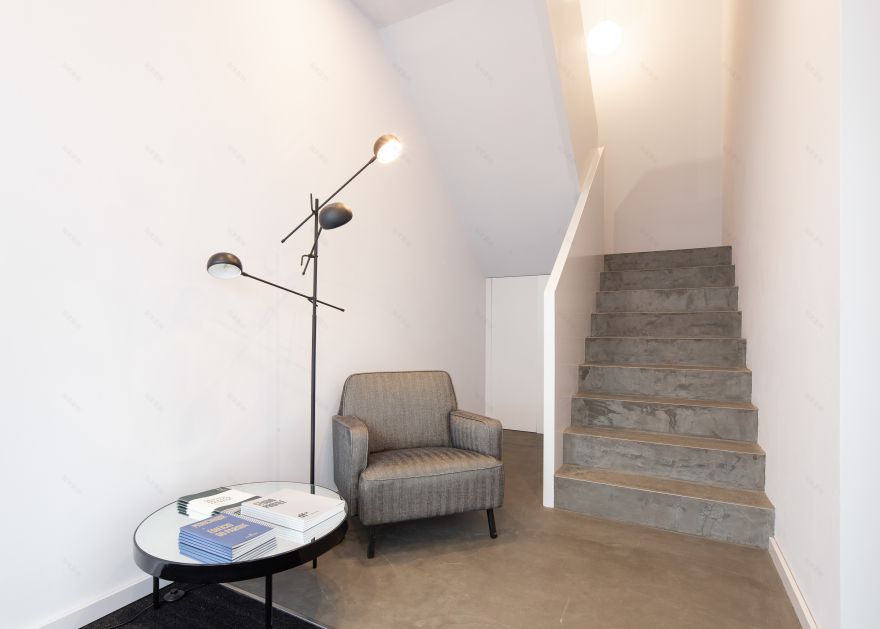 创意设计工作室打造葡萄牙马托西纽斯办公空间-1