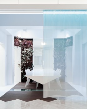 比利时布鲁塞尔 Charles'Home 总部及展示空间——绿色垂直花园与创新空间设计
