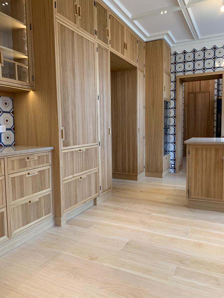 定制橡木奢华厨房,品质与美观的完美结合-5