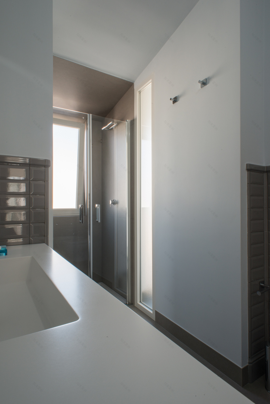 意外的别墅翻新,打造独特家庭住宅-24