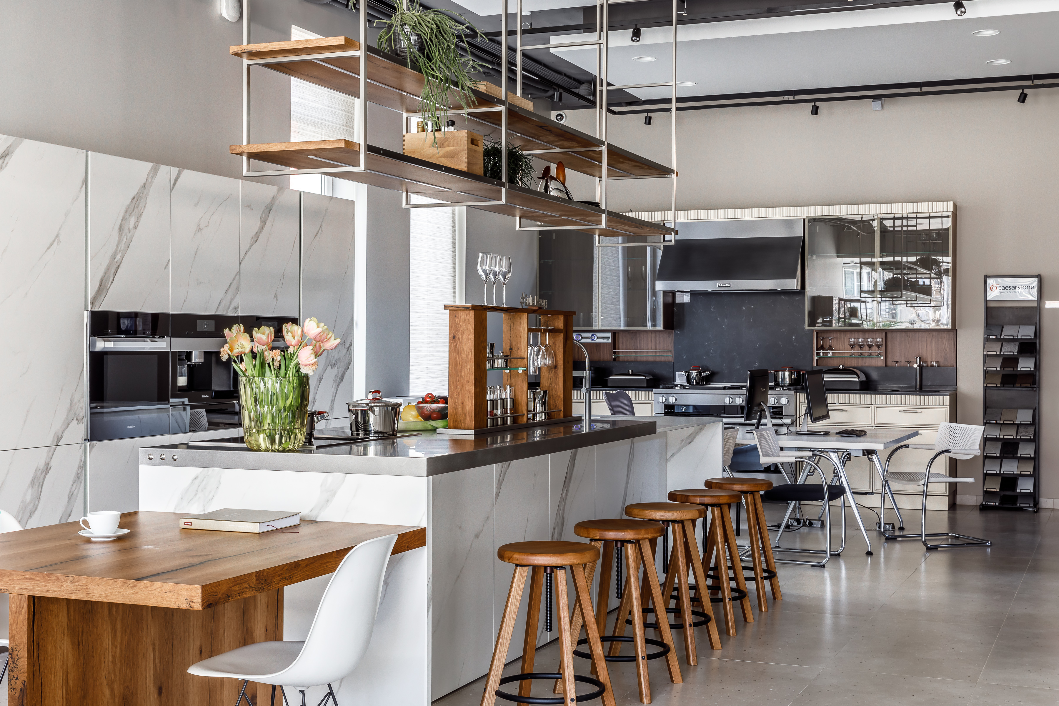 朱莉娅·诺瓦尔斯和米尔-0