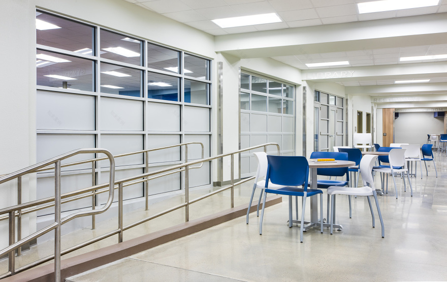 百年老校翻新重生,打造湖畔学习空间-7