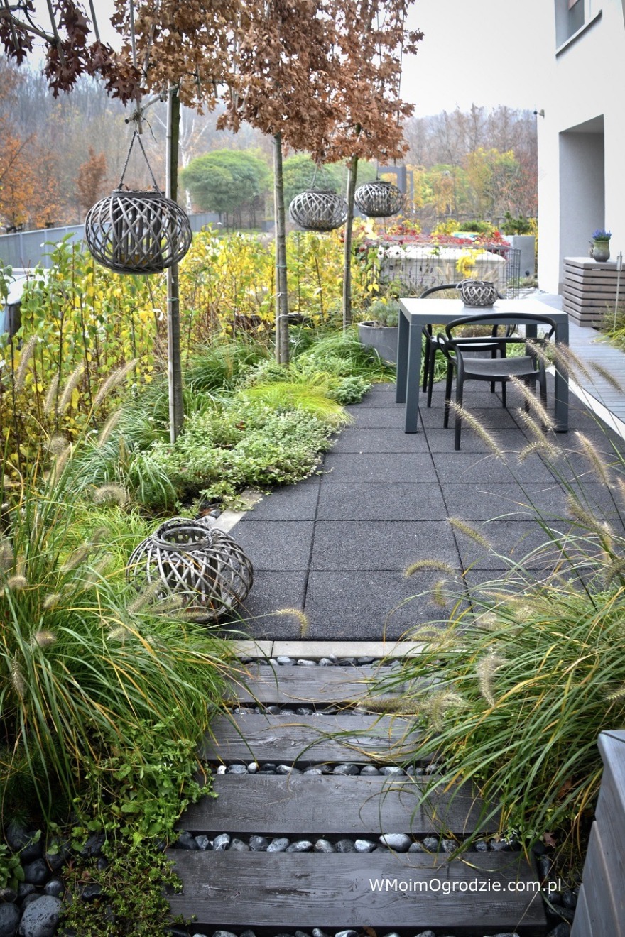 华沙沃拉区的小型屋顶花园-4