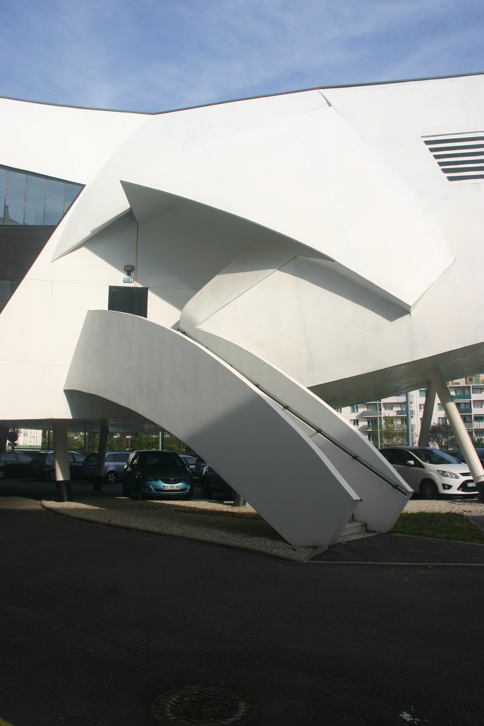 历史与现代共融的校园设计-7