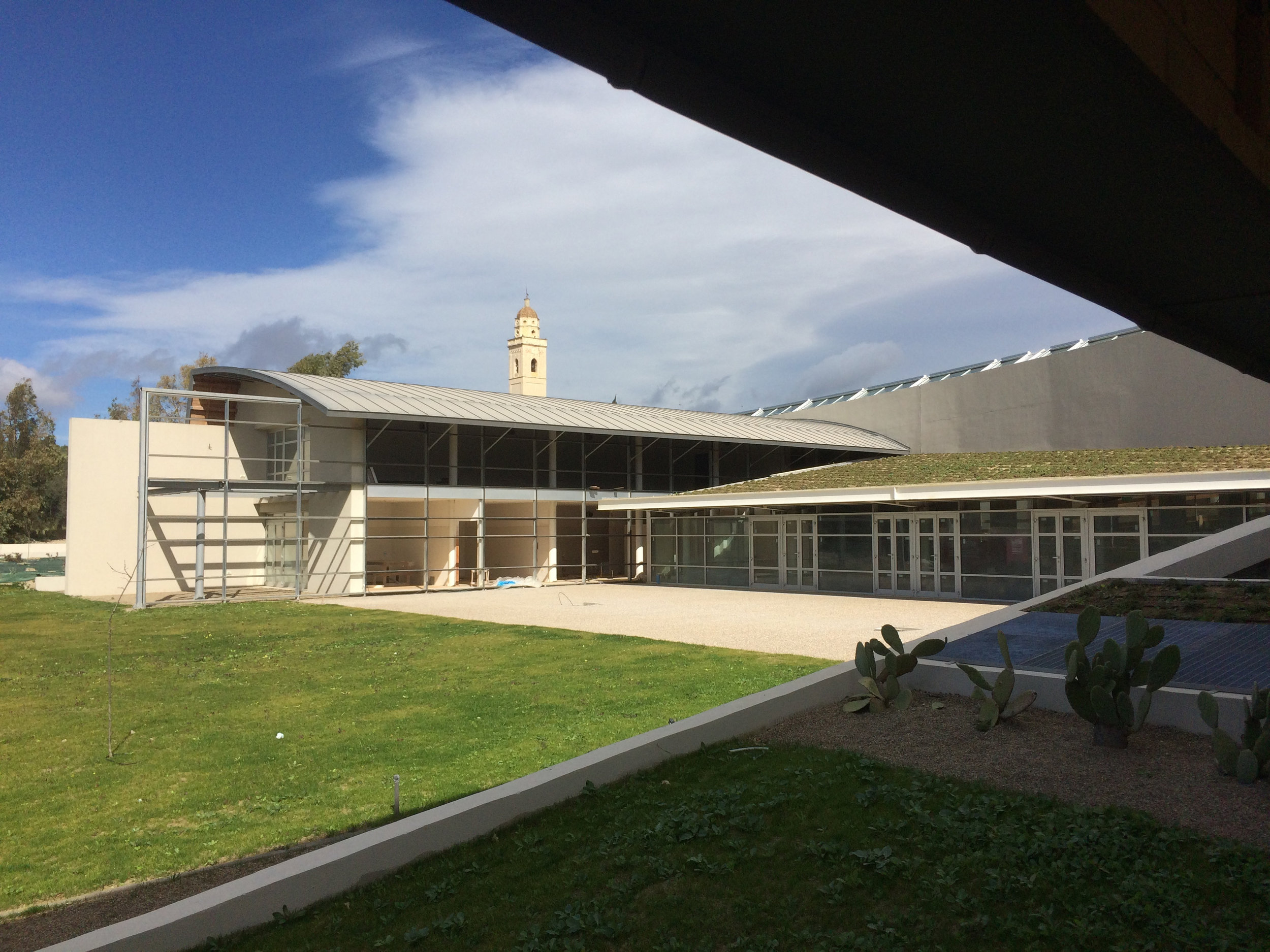 创新集成服务空间"Superhando"——无障碍设计与能源环保兼顾-5