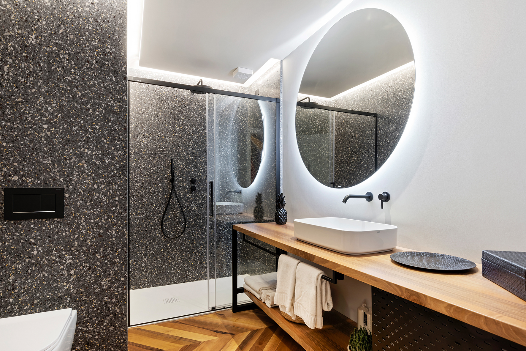 文艺复兴时期历史建筑中的独特现代公寓-10