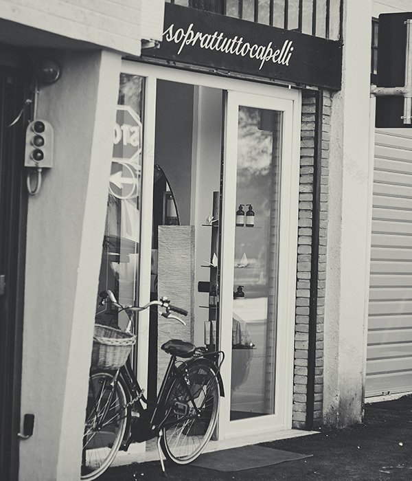 Soprattuttocapelli(绿色环保的理发店设计)-1