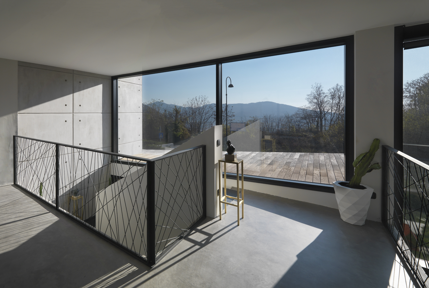 悬浮森林中的透明别墅-76