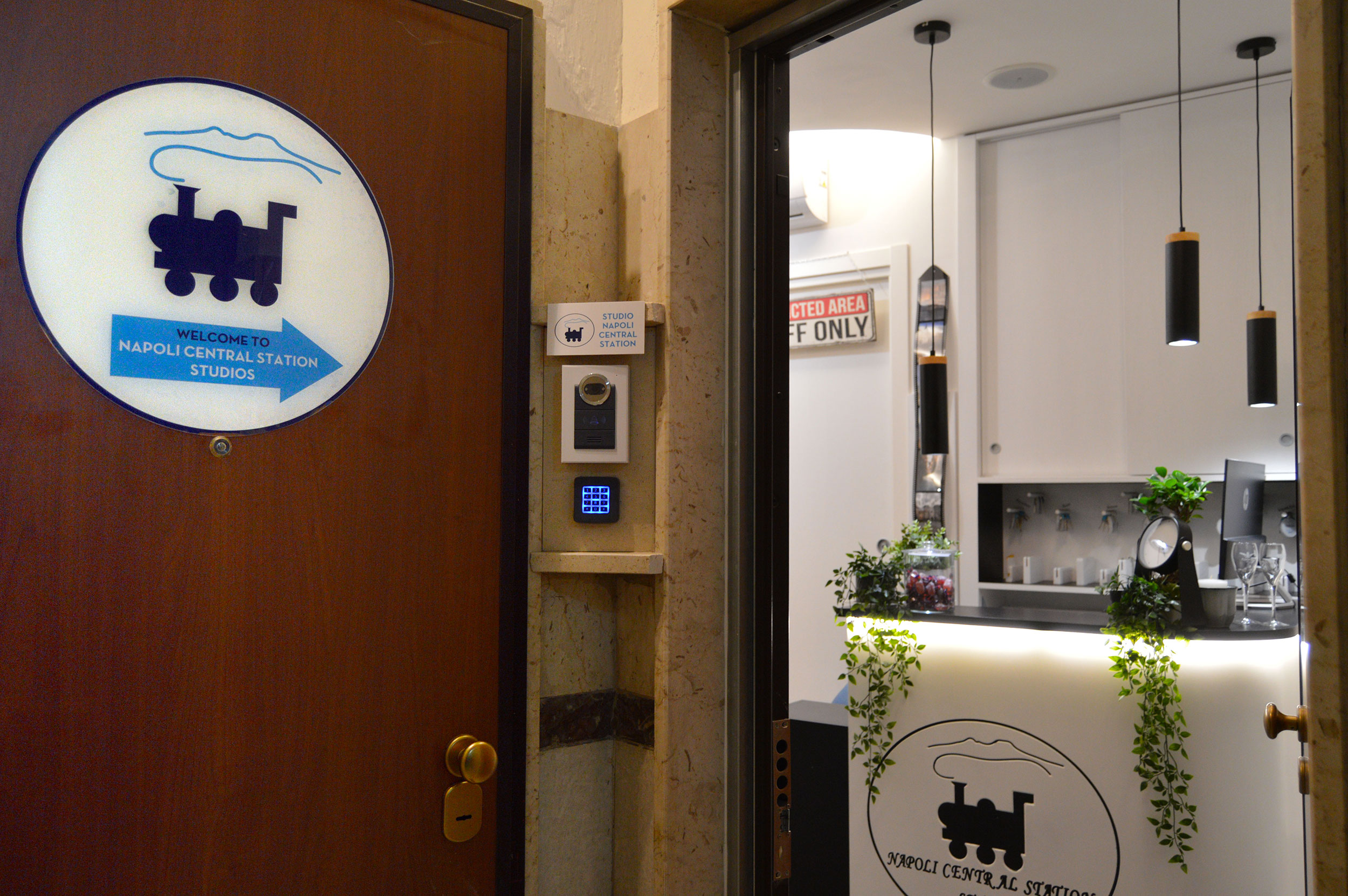 低成本打造独特灵魂的 Naples B&B-11