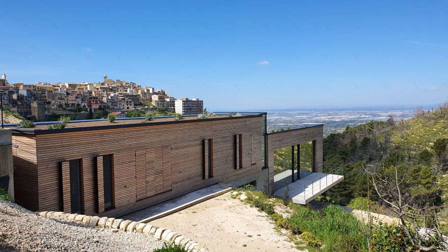 绿意盎然的自然之家——意大利 Villa Luz 别墅设计-8