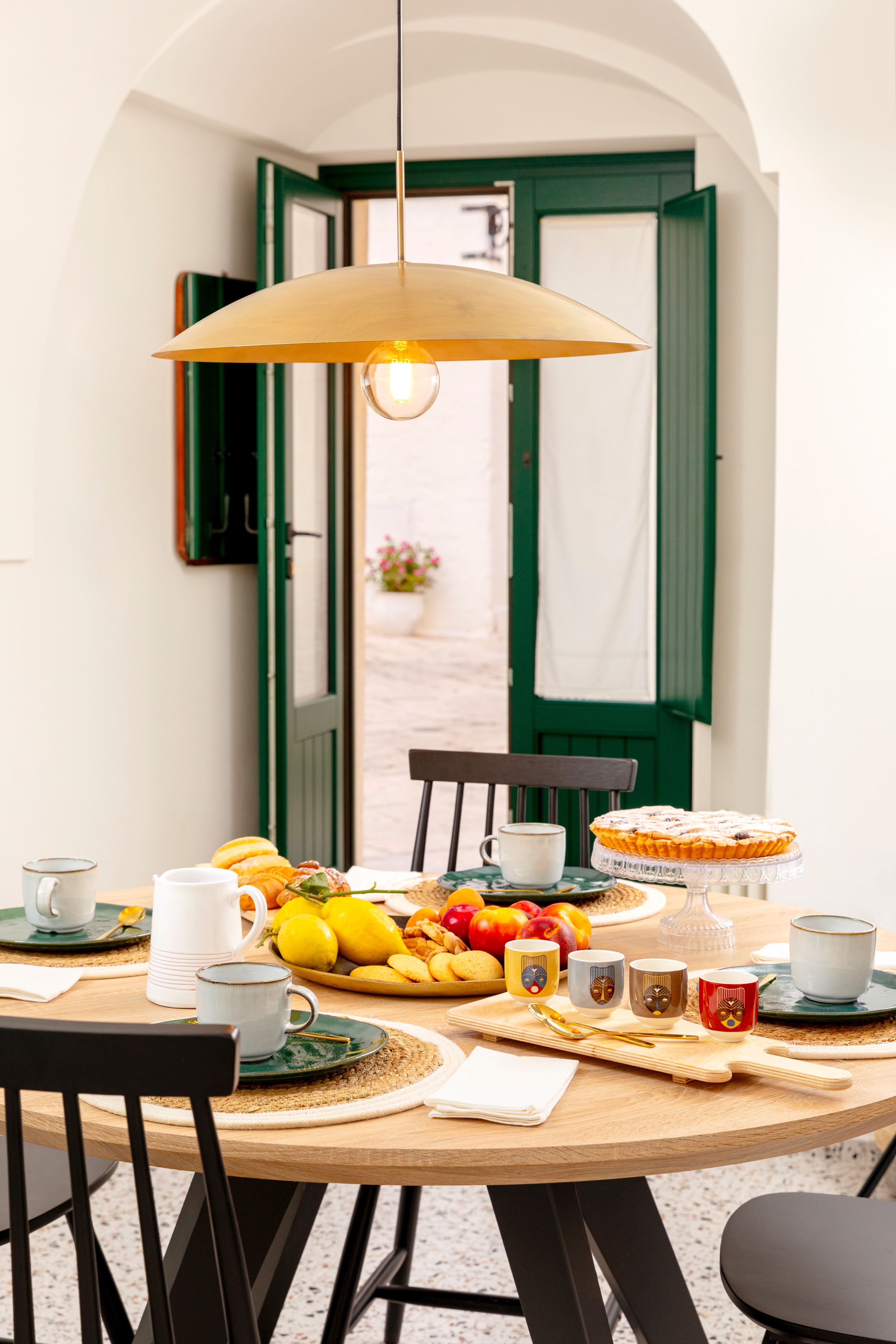 意大利风情传统公寓翻新，铁艺与石材的精致融合-6