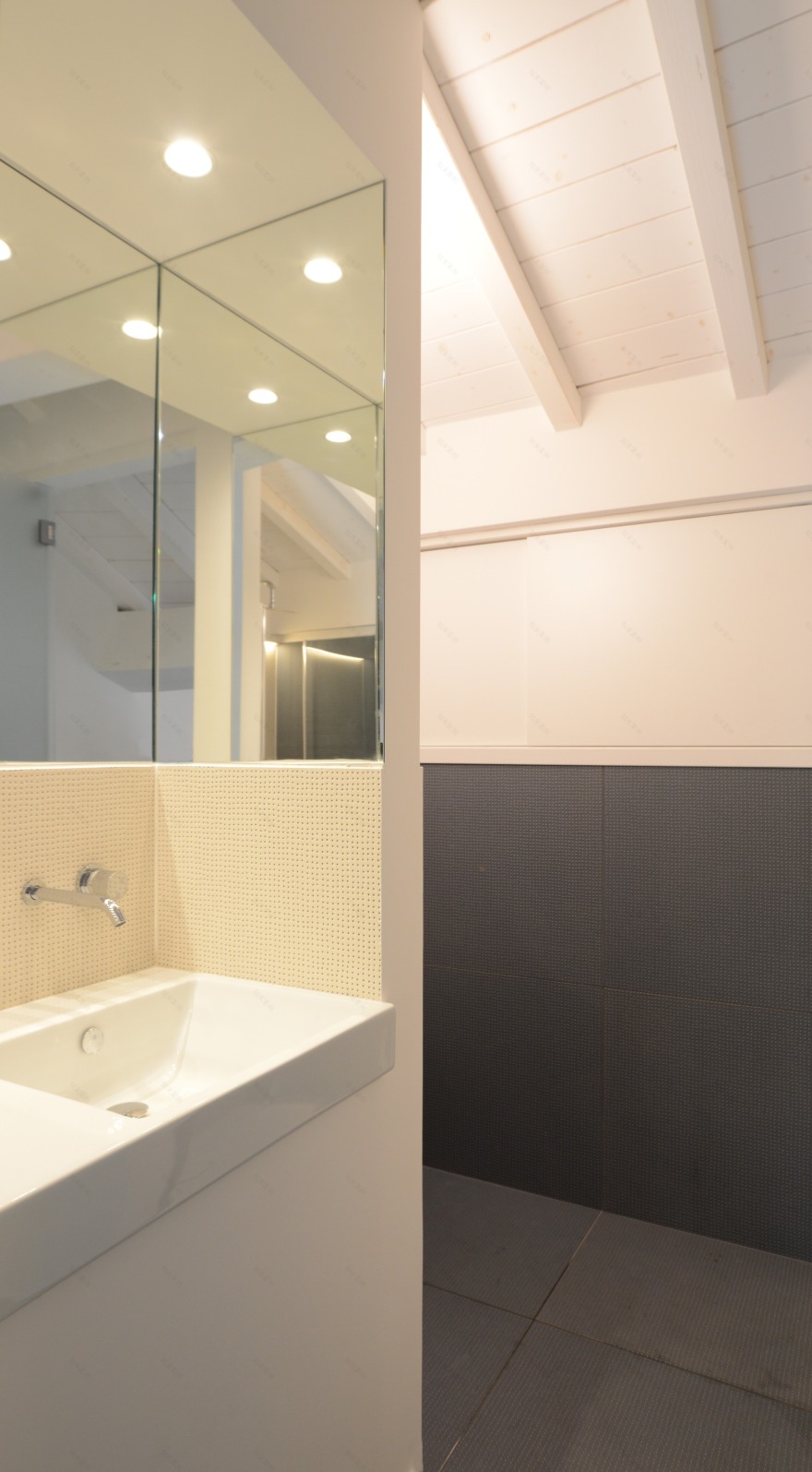 意大利古老住宅的现代改造-15