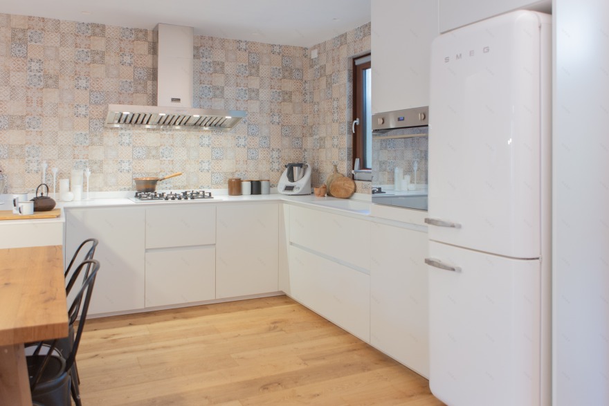 80 年代风格家居翻新,温馨简约厨房设计-14